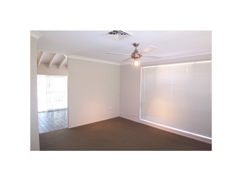 10 South Seas Drive, Ashtonfield NSW 2323