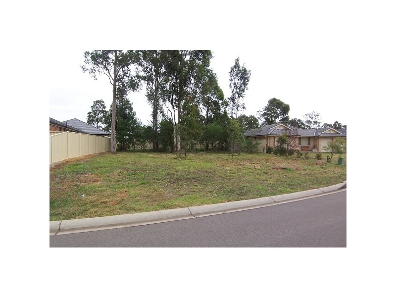 24 Drysdale Crescent, Metford NSW 2323