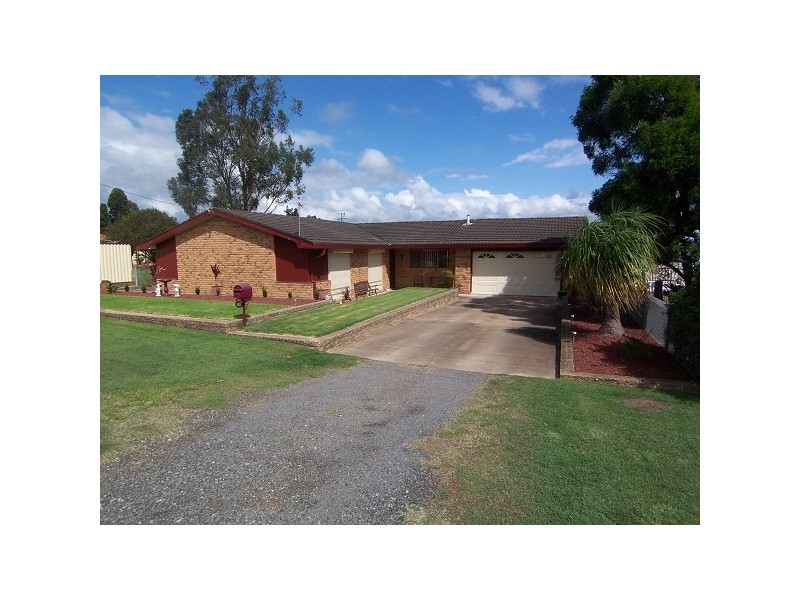 10 Evans Street, Greta NSW 2334