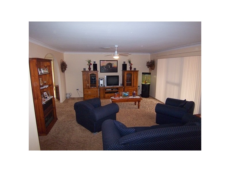 10 Evans Street, Greta NSW 2334