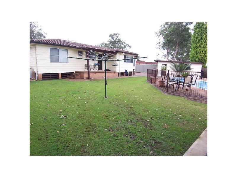 13 Nathan Close, Metford NSW 2323