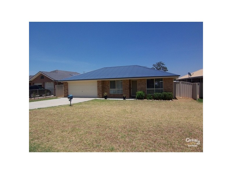 52 Sale Street, Greta NSW 2334