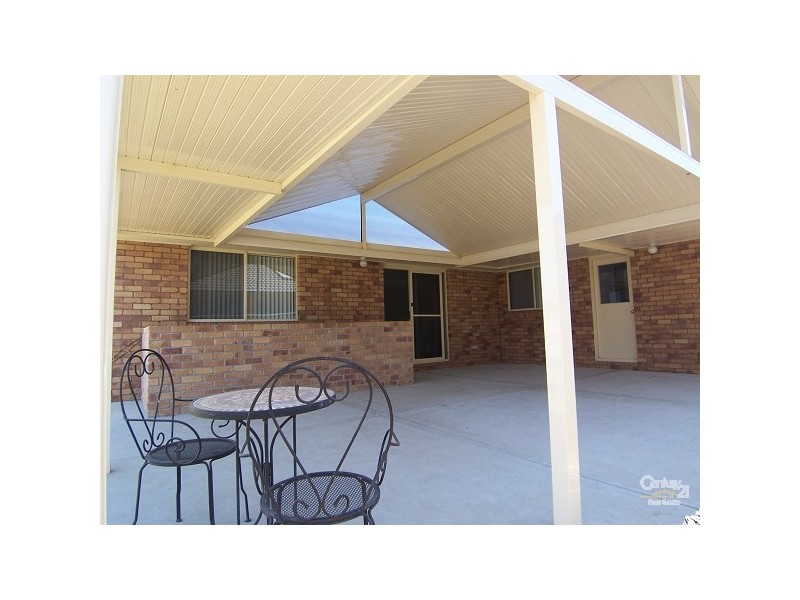 52 Sale Street, Greta NSW 2334