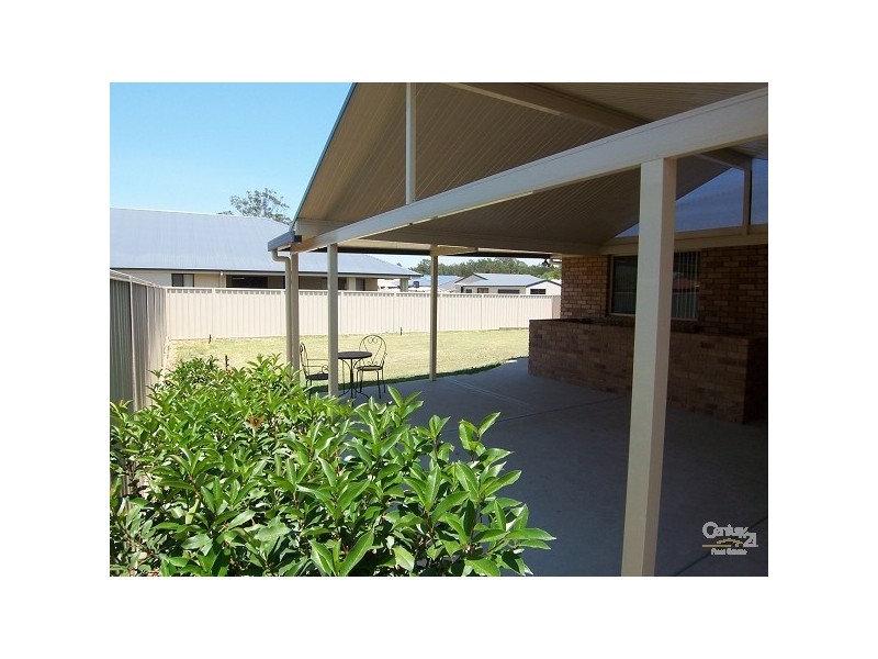 52 Sale Street, Greta NSW 2334