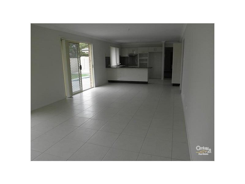 4 McCubbin, Metford NSW 2323