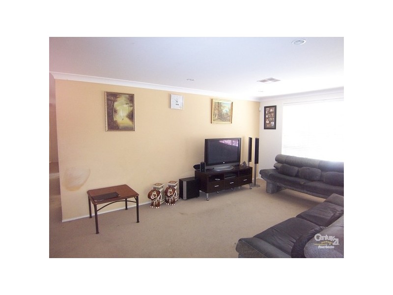 13 Lowe Street, Metford NSW 2323