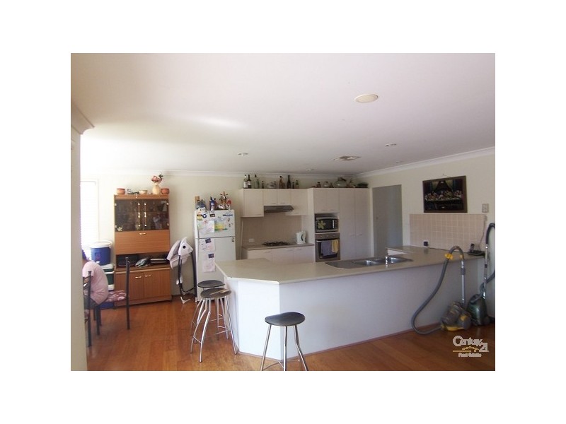 13 Lowe Street, Metford NSW 2323