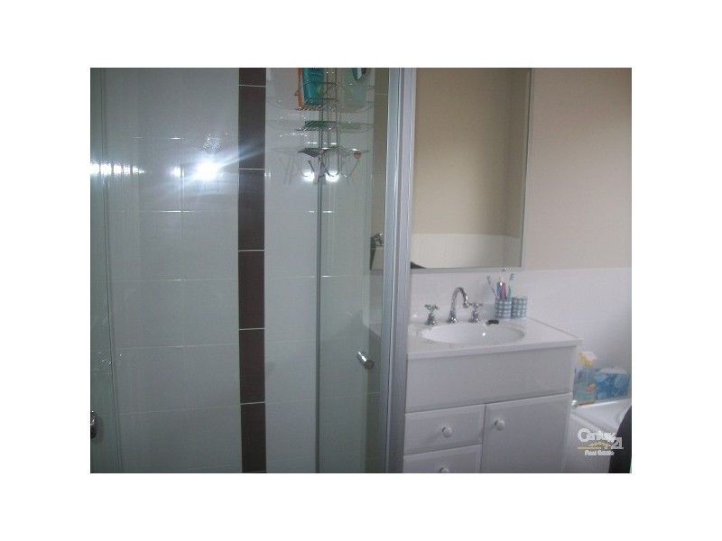 1/8 McCubbin Close, Metford NSW 2323