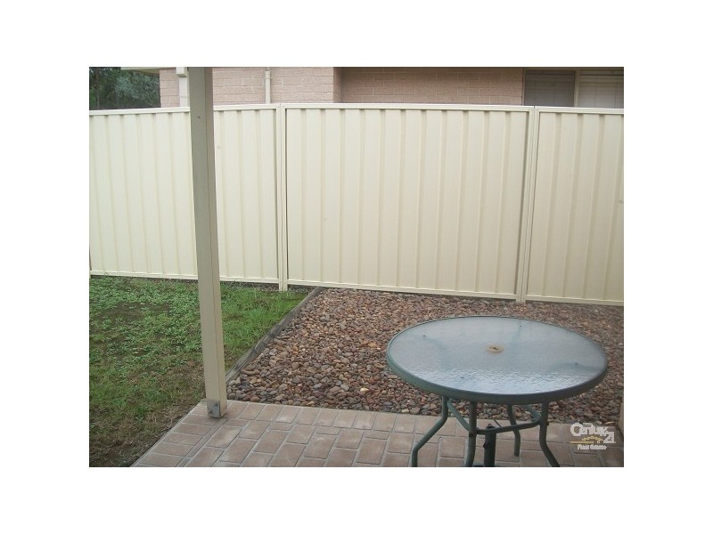 1/8 McCubbin Close, Metford NSW 2323