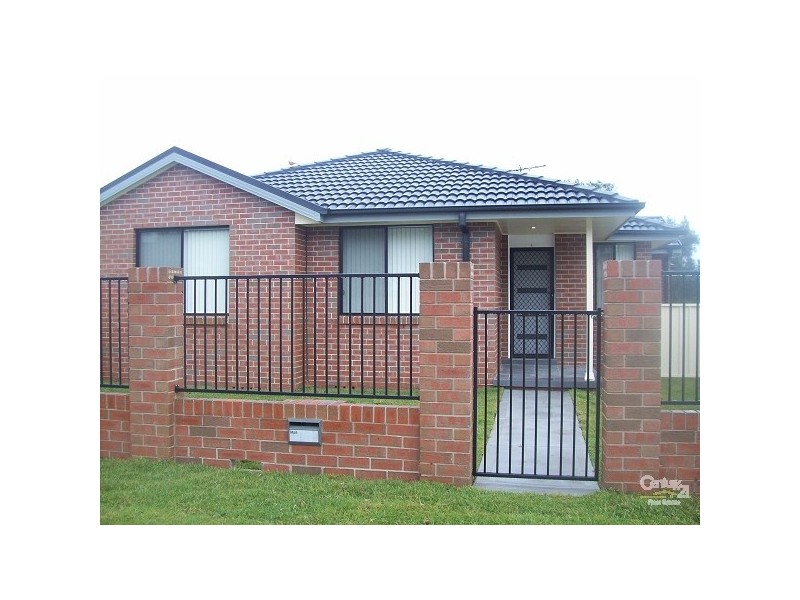 1/4 Yarrum Avenue, Beresfield NSW 2322