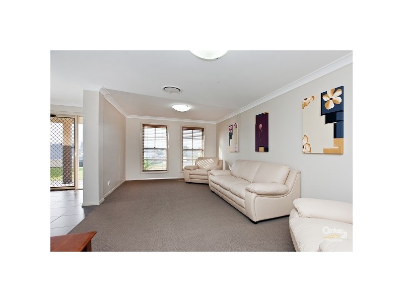 8 Fullford Cove, Aberglasslyn NSW 2320