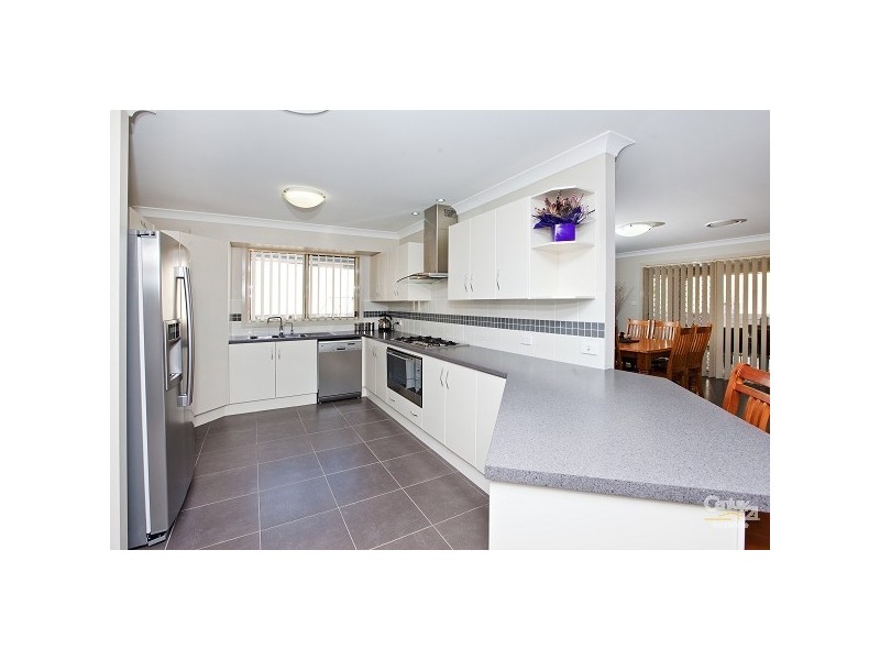 8 Fullford Cove, Aberglasslyn NSW 2320