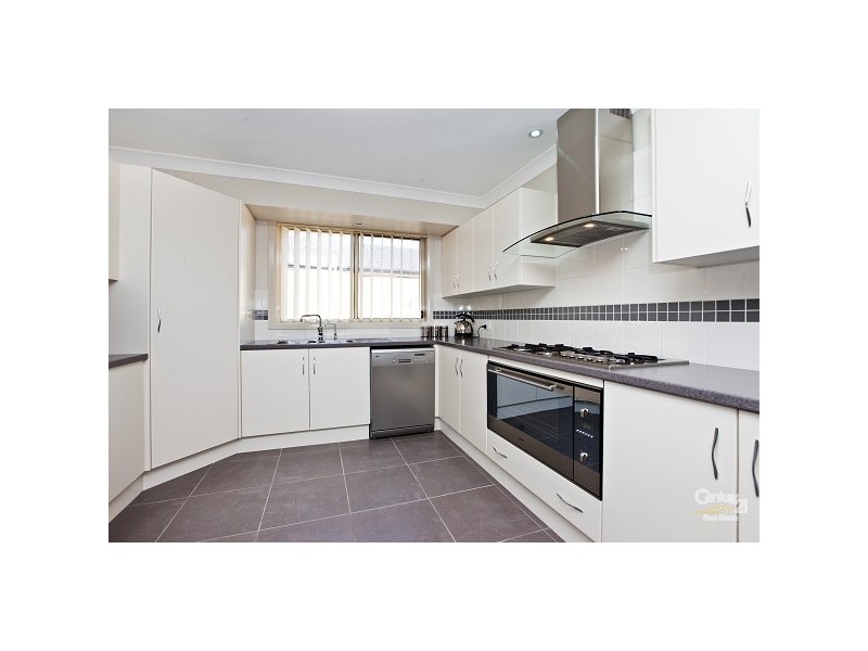 8 Fullford Cove, Aberglasslyn NSW 2320