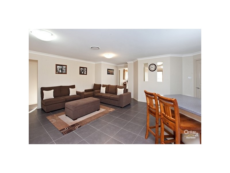 8 Fullford Cove, Aberglasslyn NSW 2320