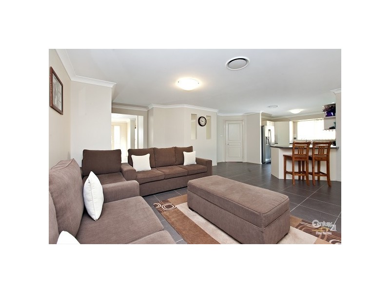 8 Fullford Cove, Aberglasslyn NSW 2320