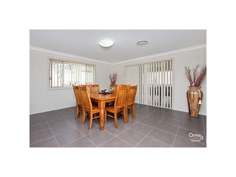 8 Fullford Cove, Aberglasslyn NSW 2320