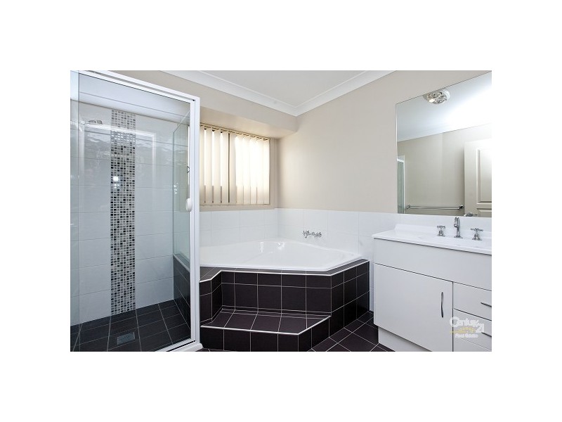 8 Fullford Cove, Aberglasslyn NSW 2320