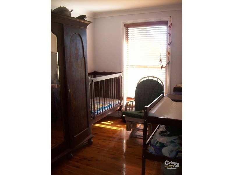 8 Stronach Street, East Maitland NSW 2323