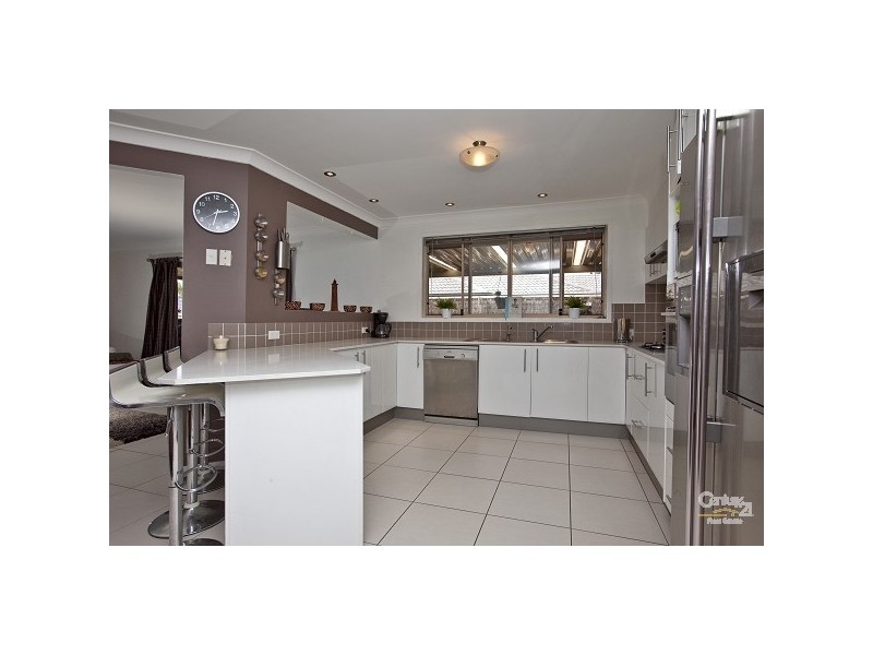 18 Strutt Crescent, Metford NSW 2323