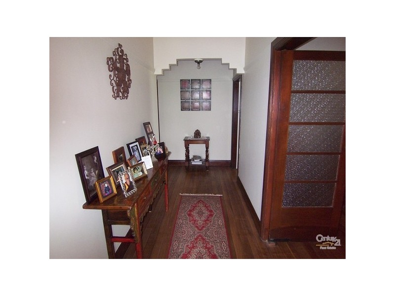 10 Glenarvon Road, Lorn NSW 2320