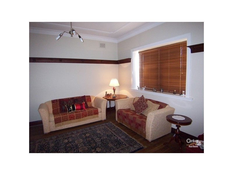 10 Glenarvon Road, Lorn NSW 2320