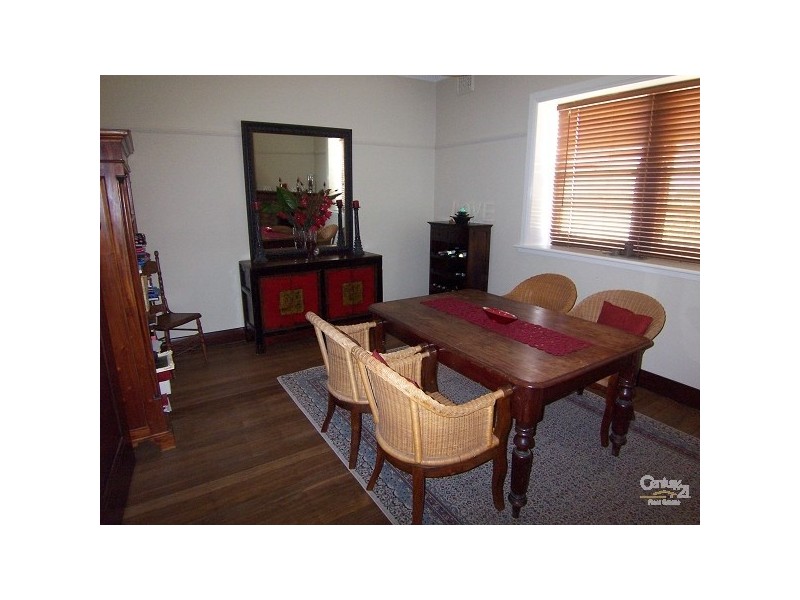 10 Glenarvon Road, Lorn NSW 2320