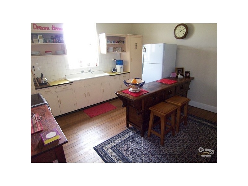 10 Glenarvon Road, Lorn NSW 2320