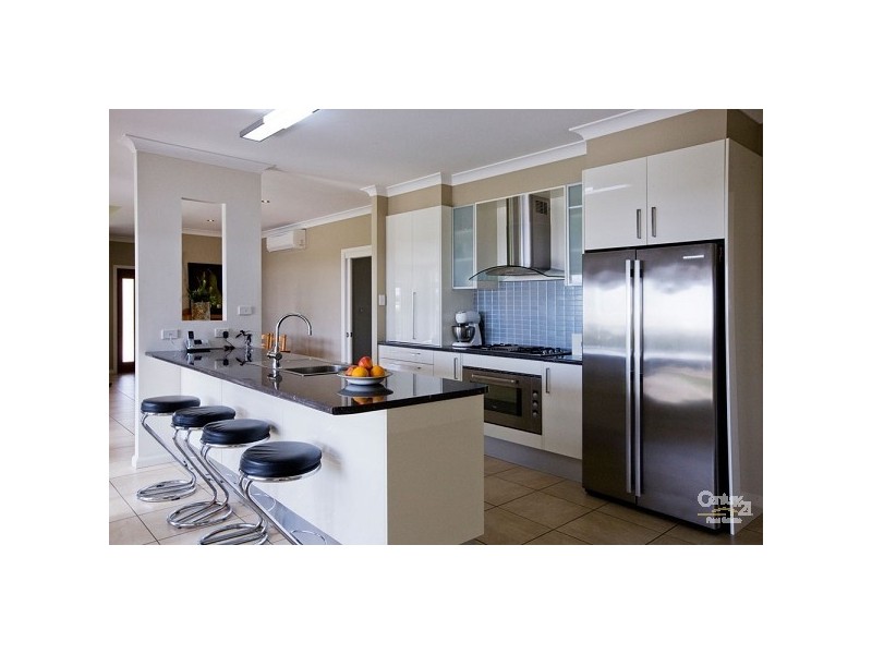 16 Cascade Close, Louth Park NSW 2320