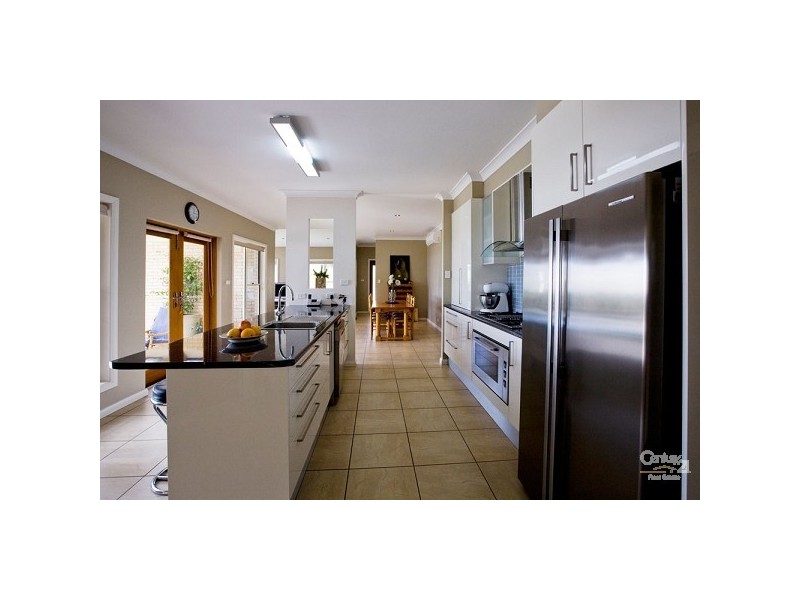 16 Cascade Close, Louth Park NSW 2320