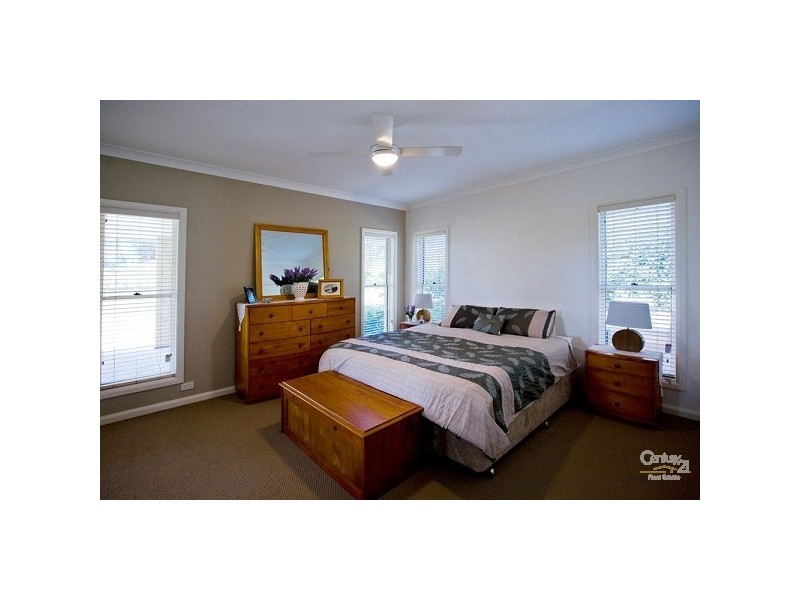 16 Cascade Close, Louth Park NSW 2320