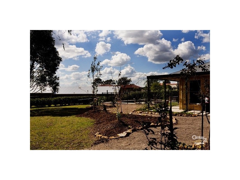 16 Cascade Close, Louth Park NSW 2320