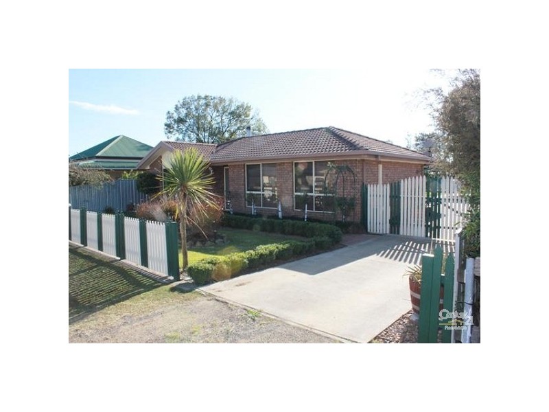 49 Sale Street, Greta NSW 2334