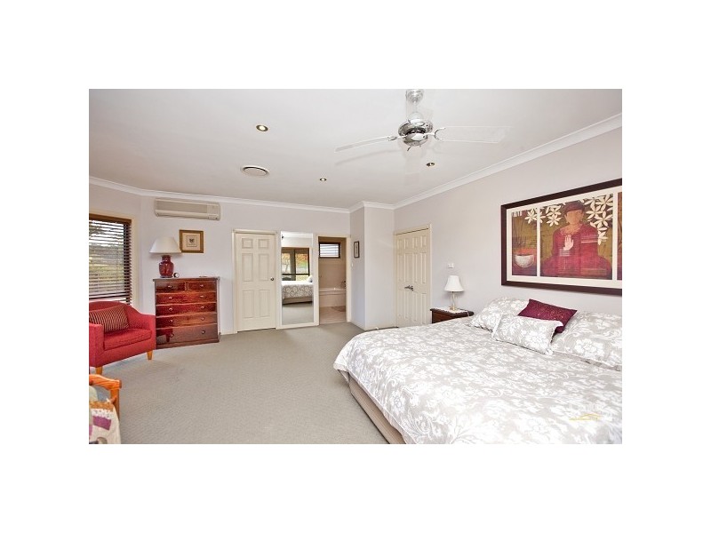2 Cascade Close, Louth Park NSW 2320