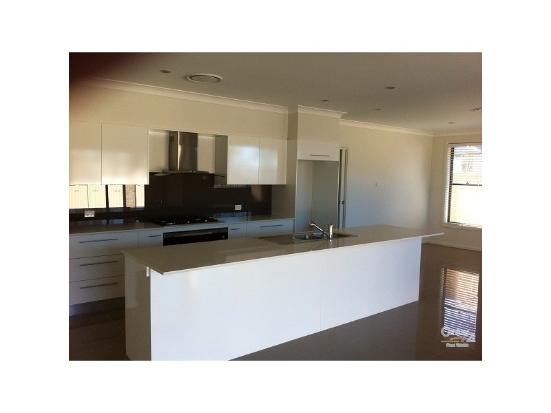 5 Johnson Drive, East Maitland NSW 2323