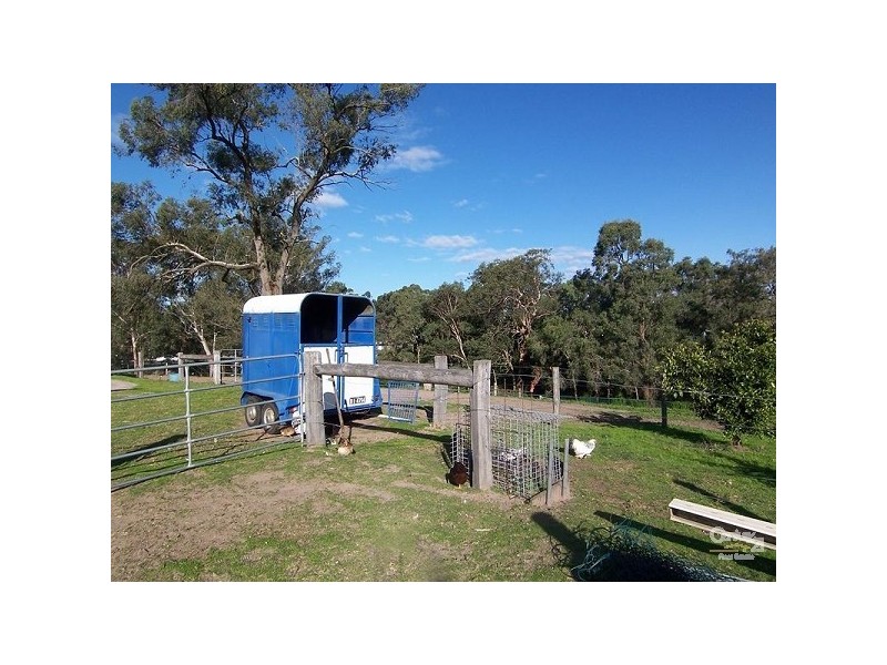 92 Government Road, Weston NSW 2326