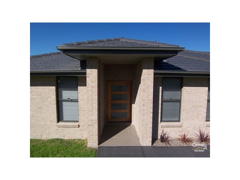 5 Johnson Drive, East Maitland NSW 2323