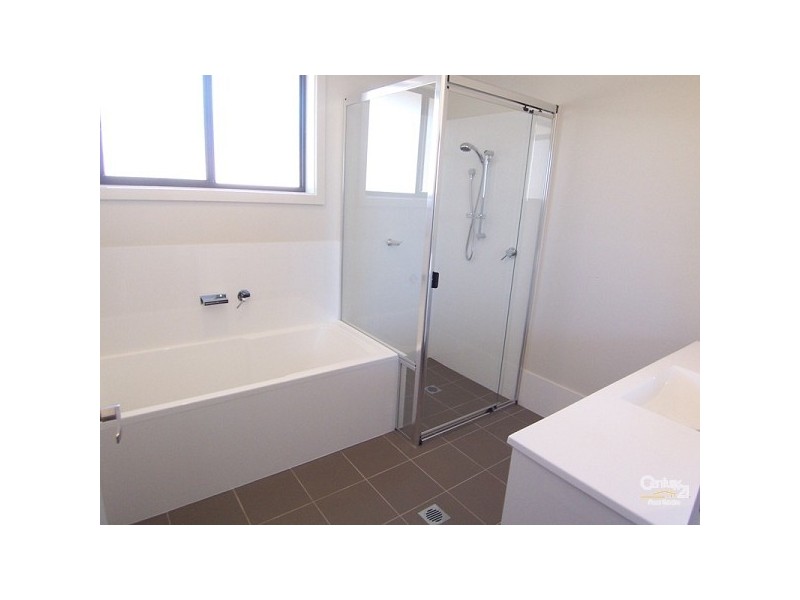 5 Johnson Drive, East Maitland NSW 2323