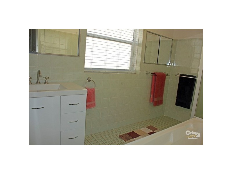 8 William Street, Telarah NSW 2320