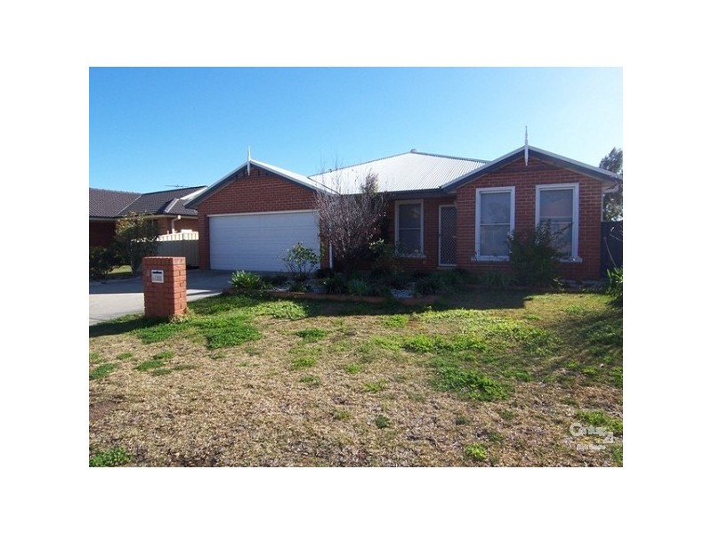 12 Coburn Circuit, Metford NSW 2323