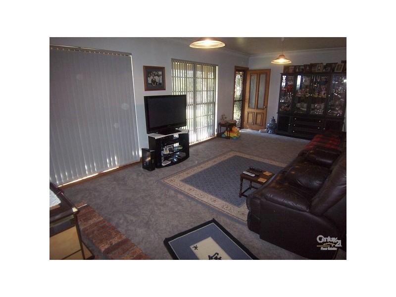 1 Holt Close, East Maitland NSW 2323
