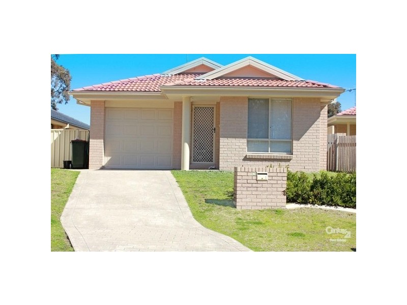 1/8 McCubbin Close, Metford NSW 2323