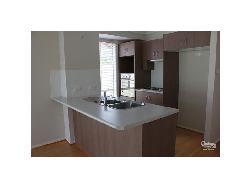 1/8 McCubbin Close, Metford NSW 2323