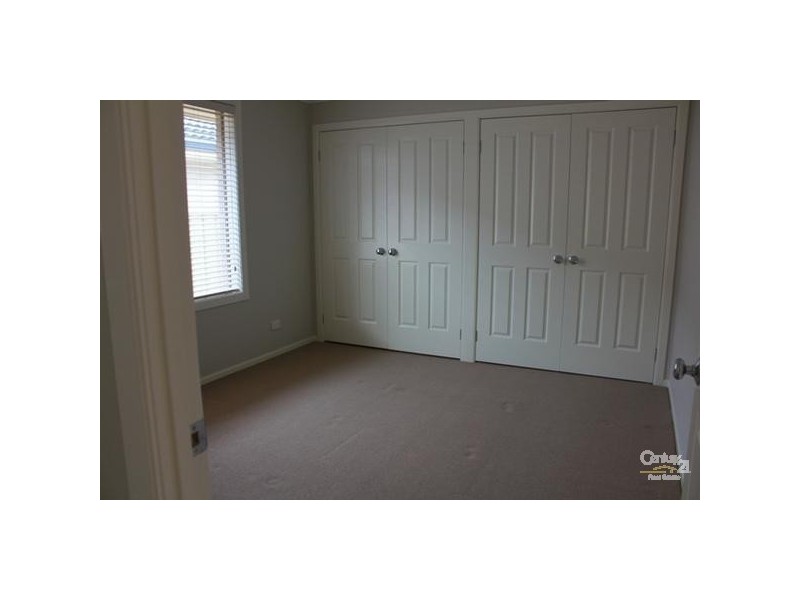 1/8 McCubbin Close, Metford NSW 2323