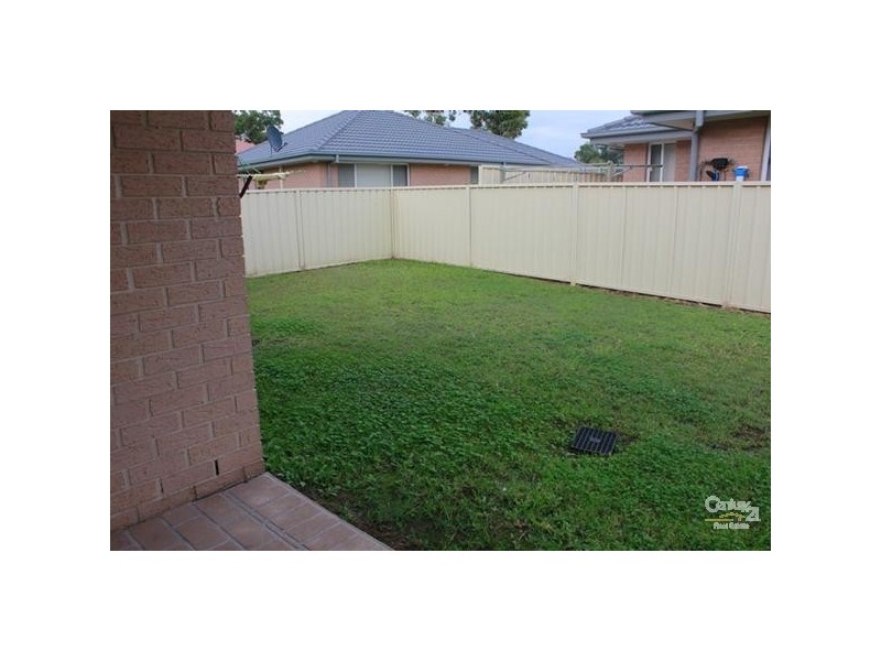 1/8 McCubbin Close, Metford NSW 2323