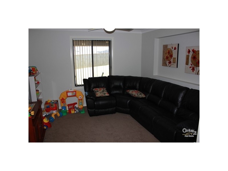 4 Chester Place, Raworth NSW 2321