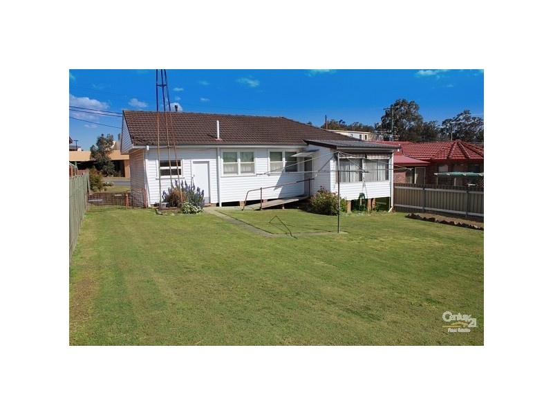 4 Alexandra Avenue, Rutherford NSW 2320