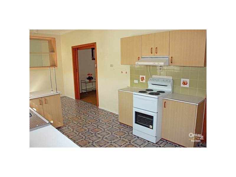 4 Alexandra Avenue, Rutherford NSW 2320