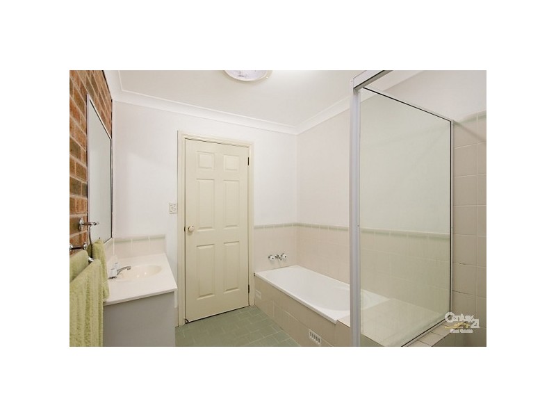 2/18 Baker Drive, Tenambit NSW 2323