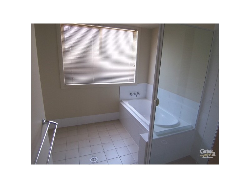 18 Bells Place, Tenambit NSW 2323