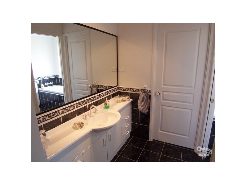 79 Streeton Drive, Metford NSW 2323